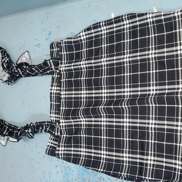 Skirt and shirt - Picture 4 of 7